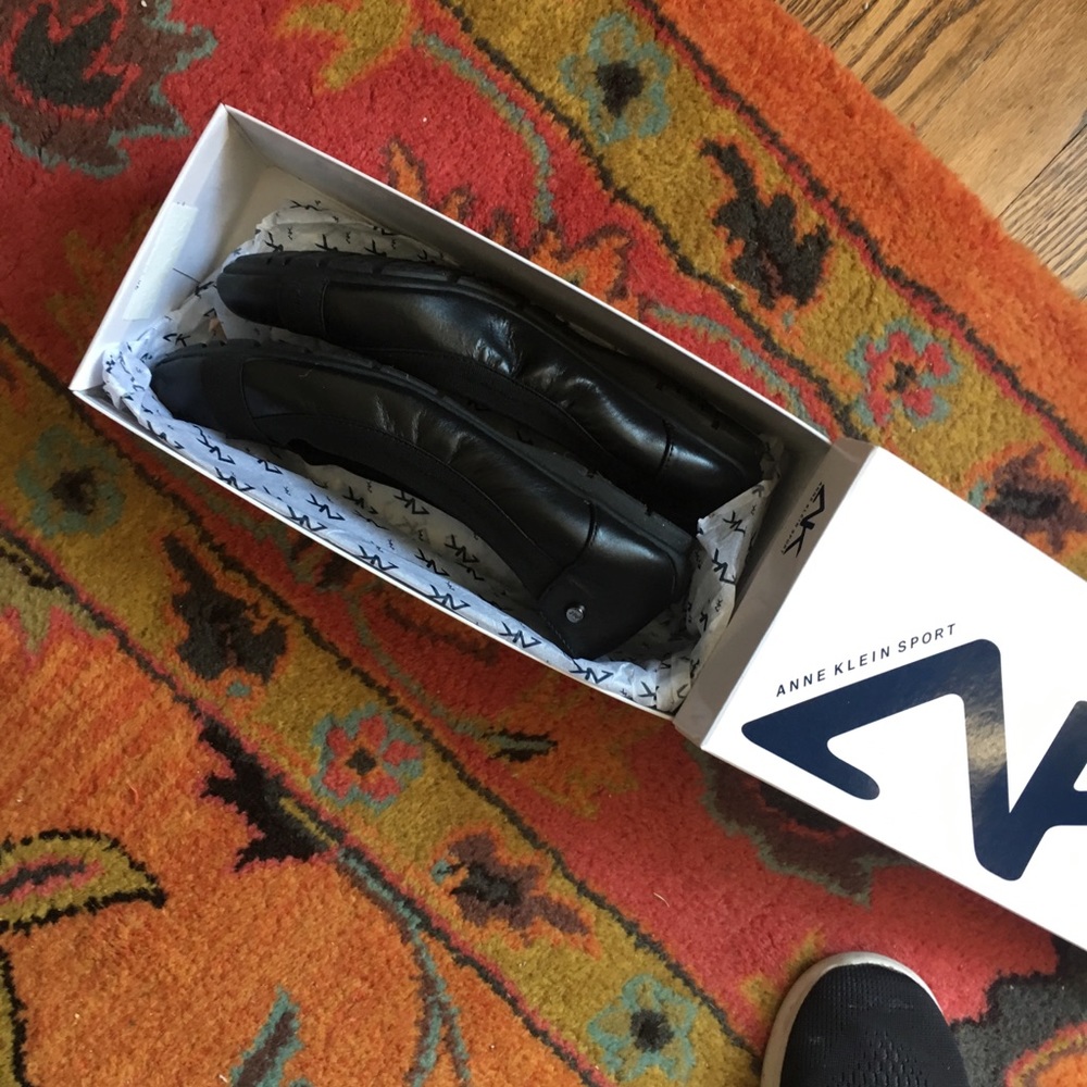 NWT Anne Klein flats